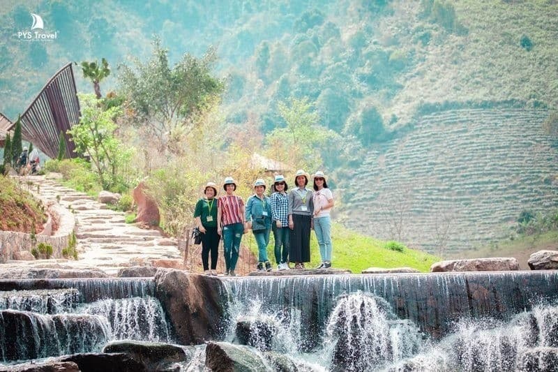 Check-in tại thác Dải Yếm