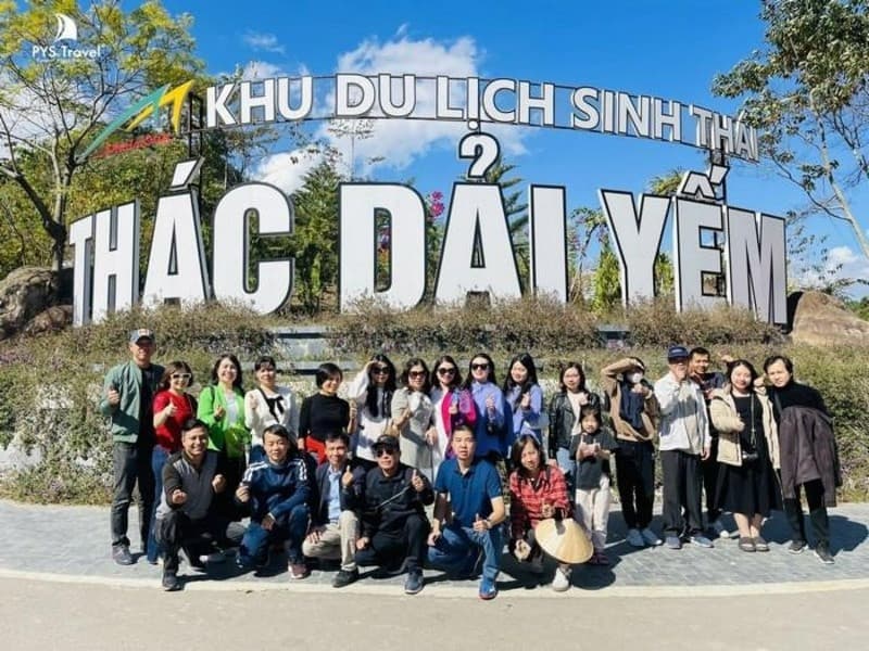 Check-in tại thác Dải Yếm