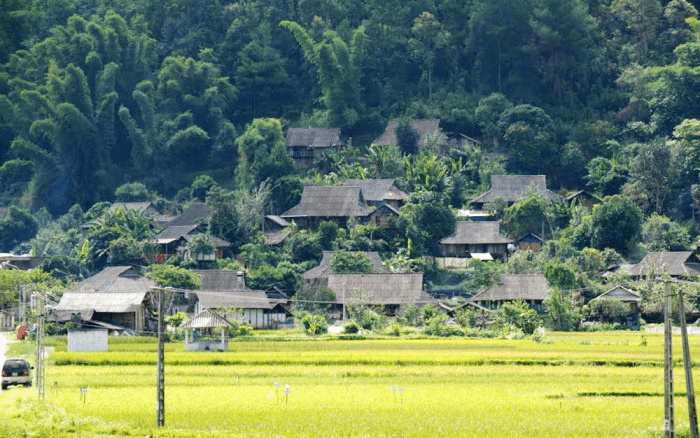 Bản Thái Mù Cang Chải