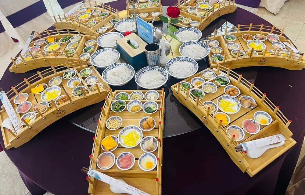 Đặc sản connminh bún gạo qia cầu