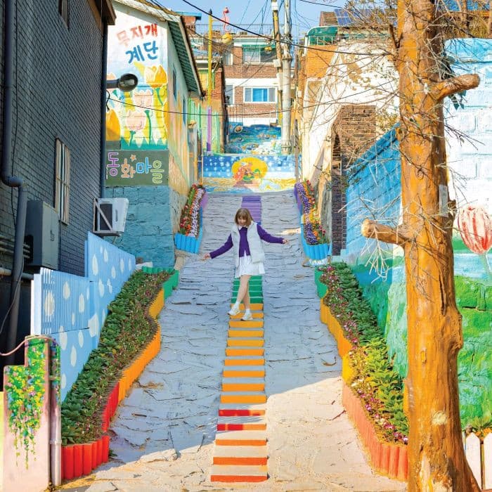 làng bích họa, tour Busan - Seoul - Trượt tuyết Elysian - Incheon 5 ngày 4 đêm từ Hà Nội 