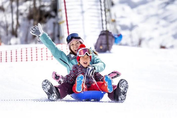 Đi xe trượt tuyết tại fujiten snow resort