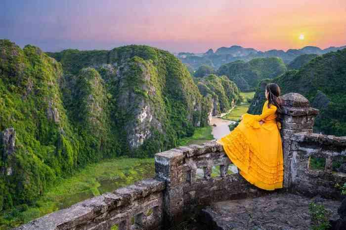 Hang Múa, du xuân Ninh Bình