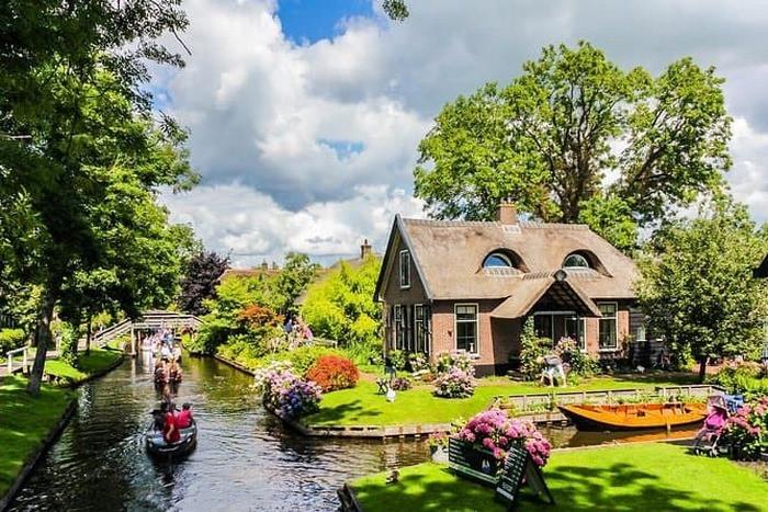 Làng Giethoorn Hà Lan