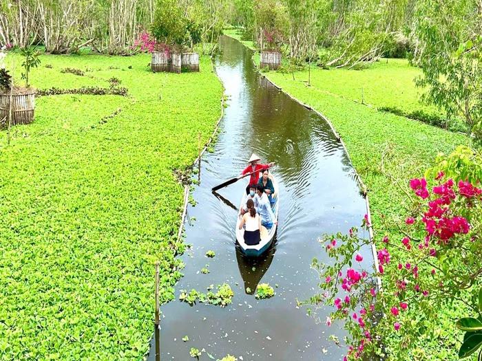 Miền Tây cũng là địa điểm thích hợp để du lịch tháng 2