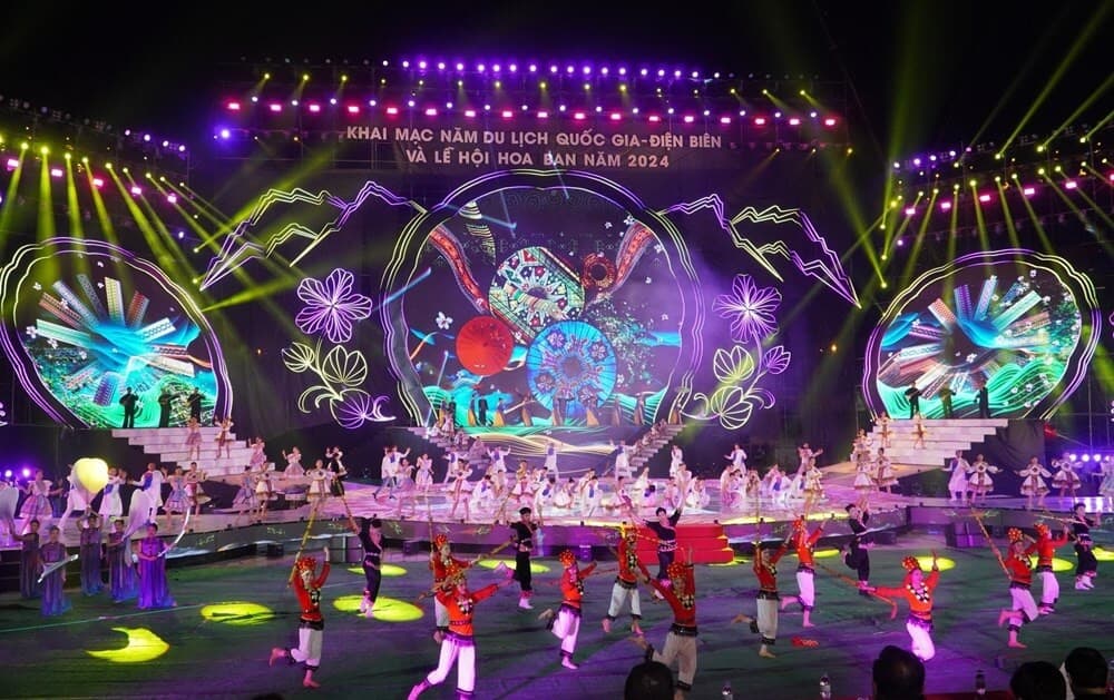  Lễ hội hoa ban Điện Biên