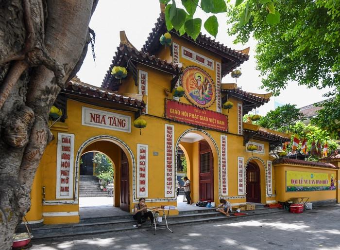 Đầu Năm Đi Chùa Nào? Gợi Ý Những Ngôi Chùa Linh Thiêng Nên Ghé Thăm