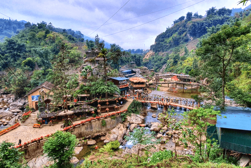 ngôi làng cổ nhất tây bắc