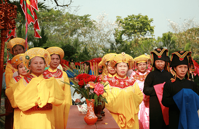 lễ hội đền hoàng công chất