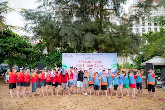 Chơi teambuilding trên biển Sầm Sơn