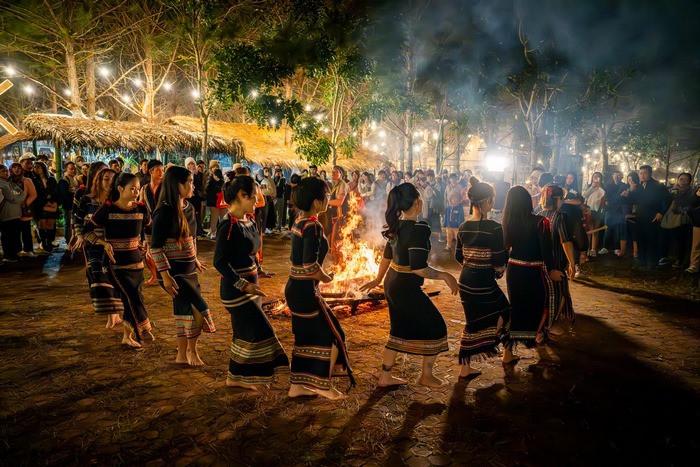 Chợ phiên Măng Đen Kon Tum 