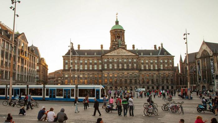 Tham quan quảng trường Dam Square Hà Lan 