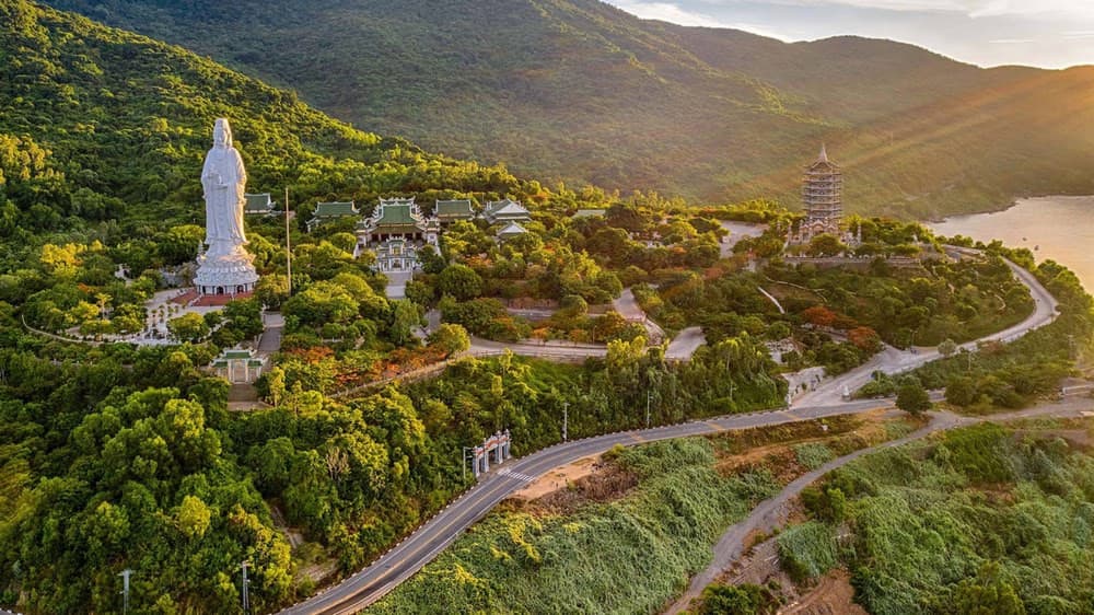 Toàn cảnh chùa Linh Ứng Sơn Trà