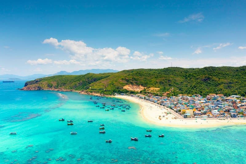 Du lịch Quy Nhơn biển xanh cát trắng