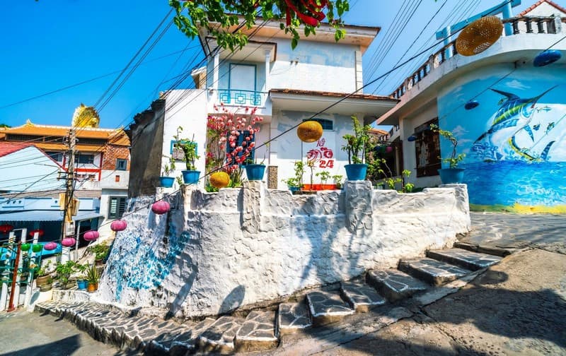 Bức bích họa tại Nhơn Lý