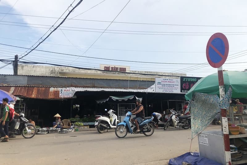  Chợ Hàm Ninh