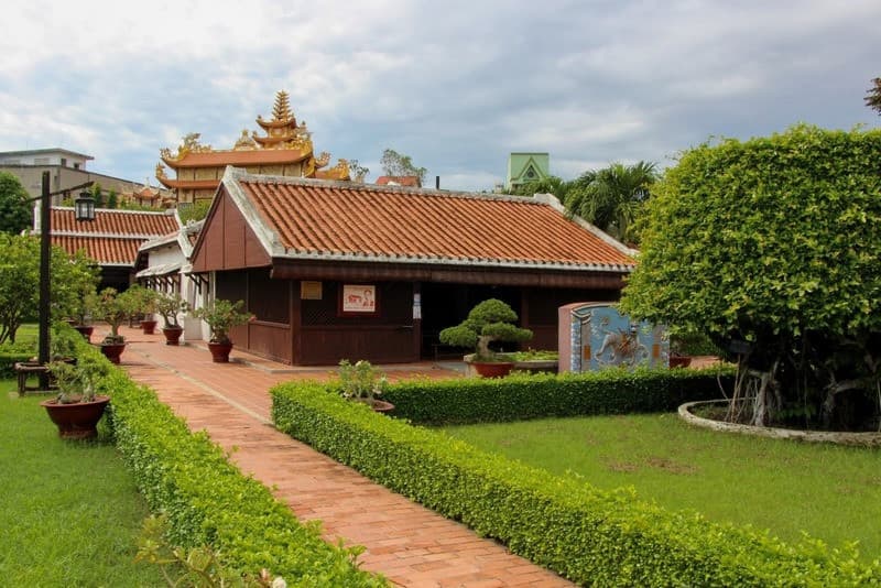 Tham quan trường Dục Thanh