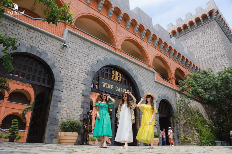 Tham quan Lâu đài rượu vang Phan Thiết
