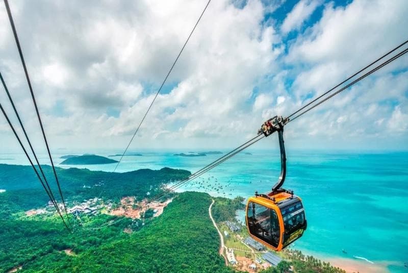 Thưởng ngoạn Phú Quốc từ trên cao 