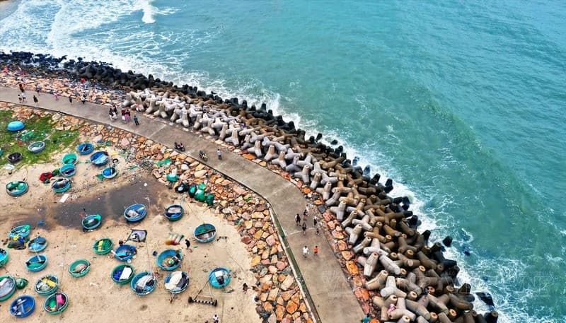 Bãi đá ông Địa Bình Thuận