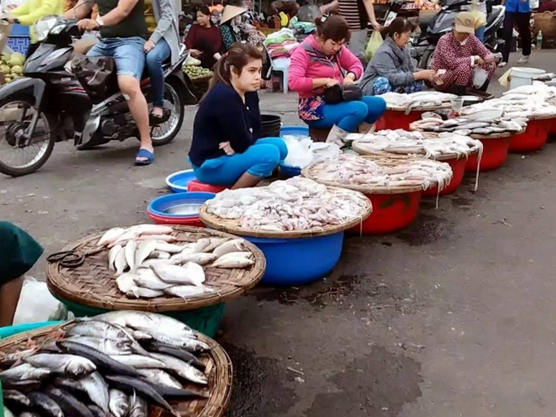 chợ xóm mới