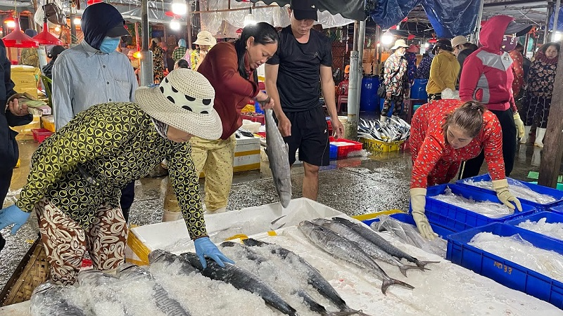 chợ hòn rớ nha trang