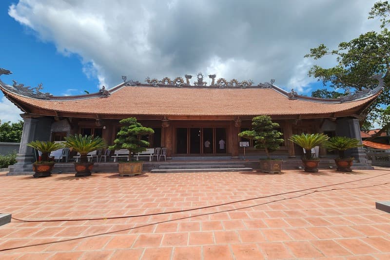 Đình Quan Lạn