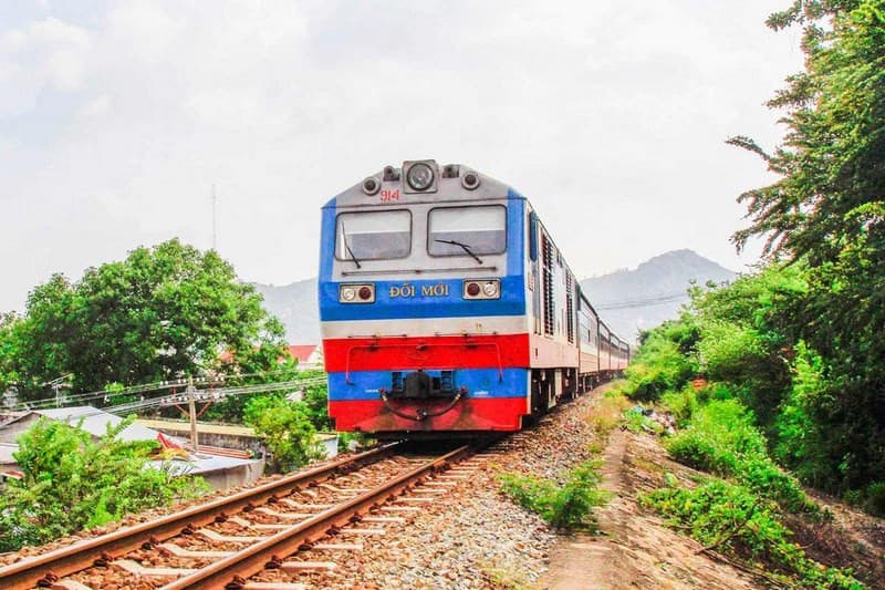 di chuyển đến bãi biển Hải Tiến từ Hà Nội