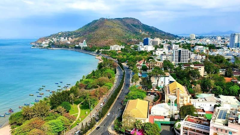 Đường bờ biển thơ như trong truyện ở Vũng Tàu