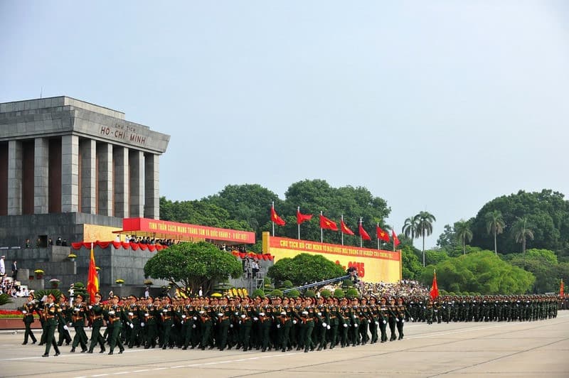 Diễu binh tại Quảng trường Ba Đình