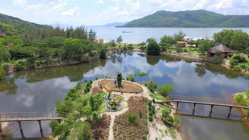 Khu du lịch Suối Hoa Lan