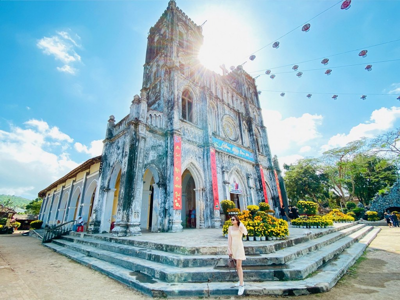 nhà thờ mằng lăng