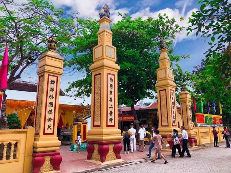 đền ông hoàng mười