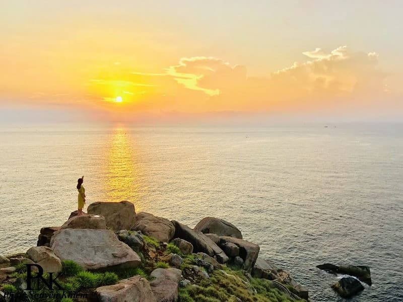 Ngắm hoàng hôn siêu lãng mạn tại Vũng Rô Phú Yên