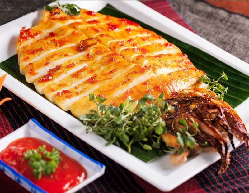 Mực nướng muối ớt tươi ngon, cay nồng vị ớt