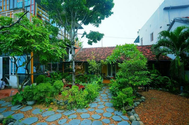 yellow farm homestay