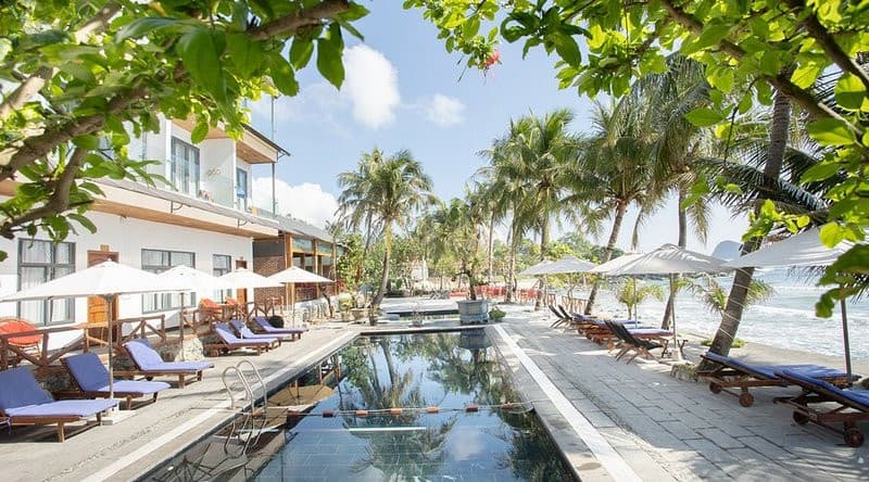 palm beach hotel and camping