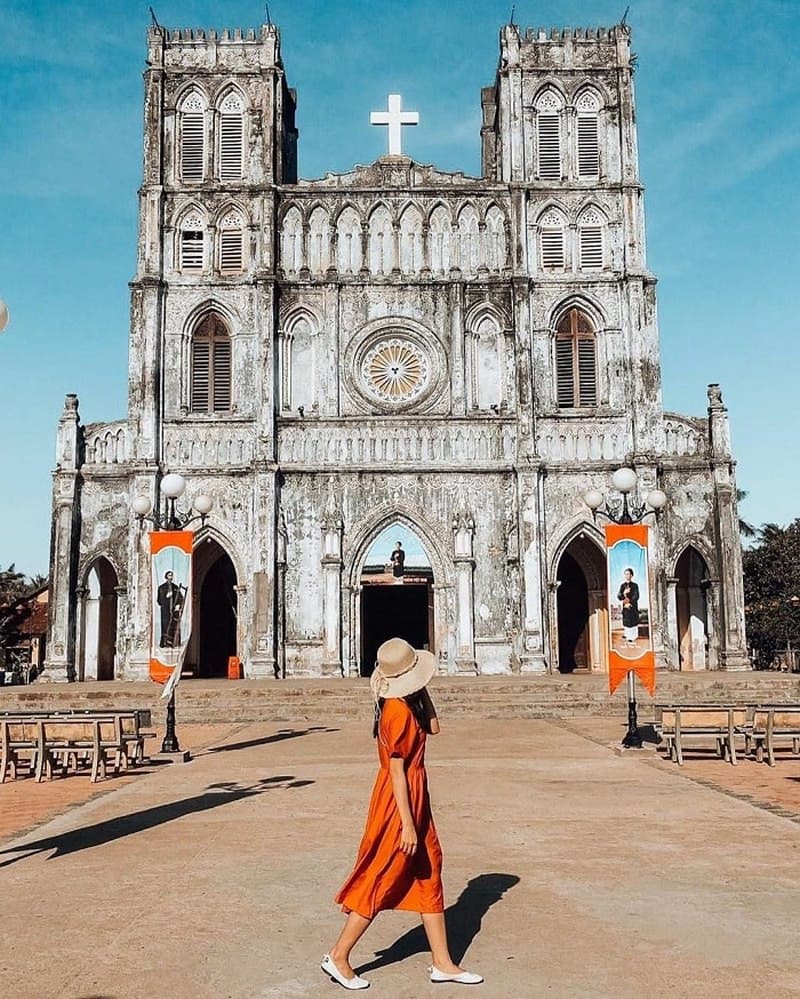 nhà thờ mằng lăng