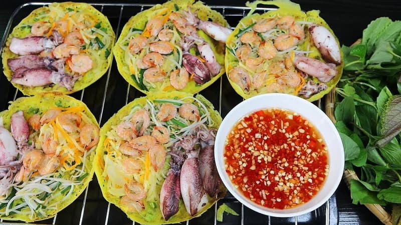 bánh xèo tôm mực