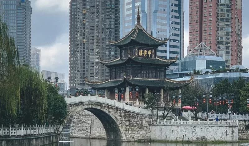 Giáp Tú Lầu
