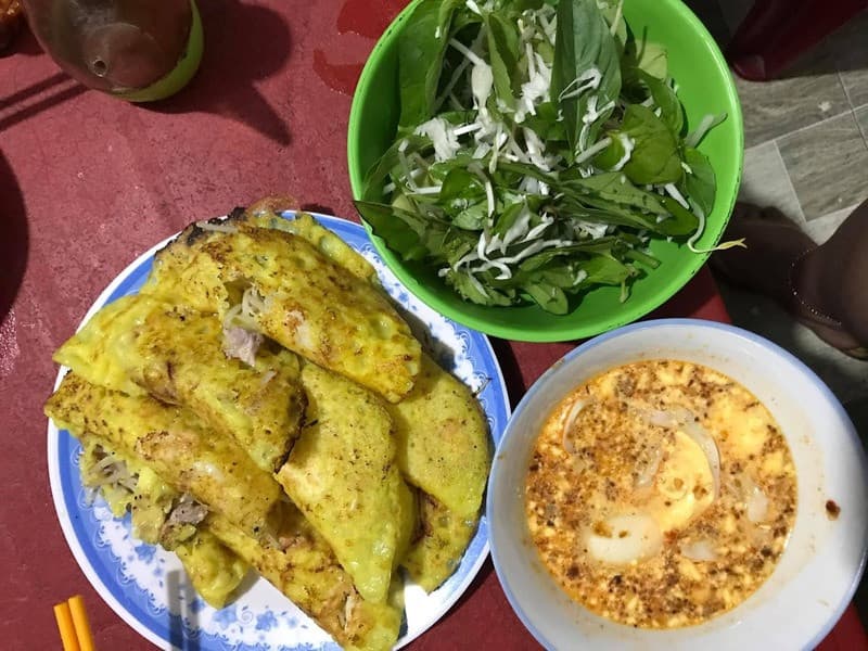 Đậm đà hương vị biển Phú Quý với món bánh xèo