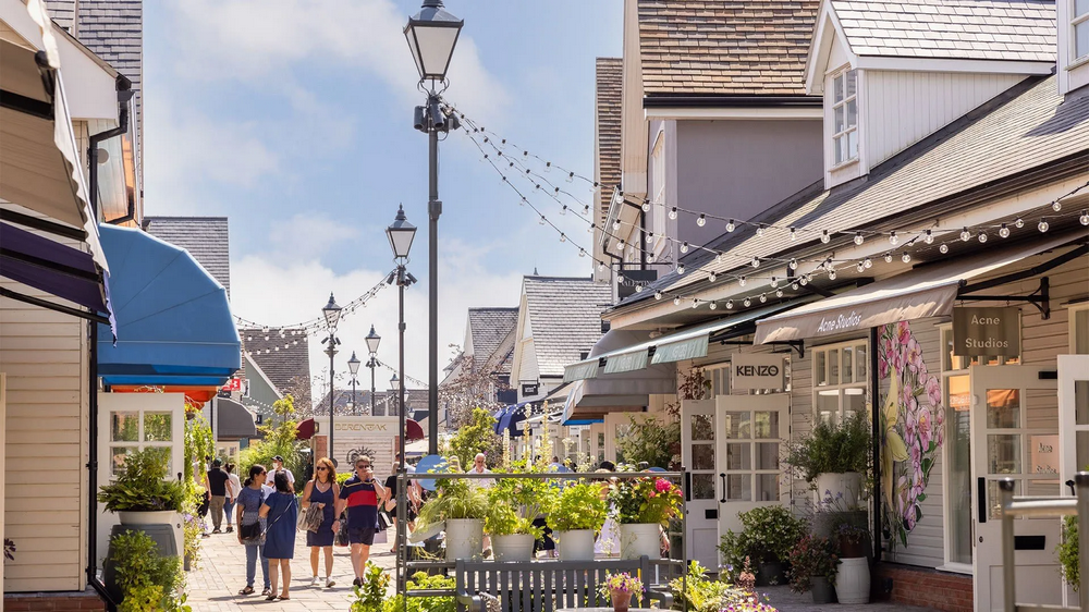 Bicester Village , tour Anh Scotland Wales dịp lễ 2/9
