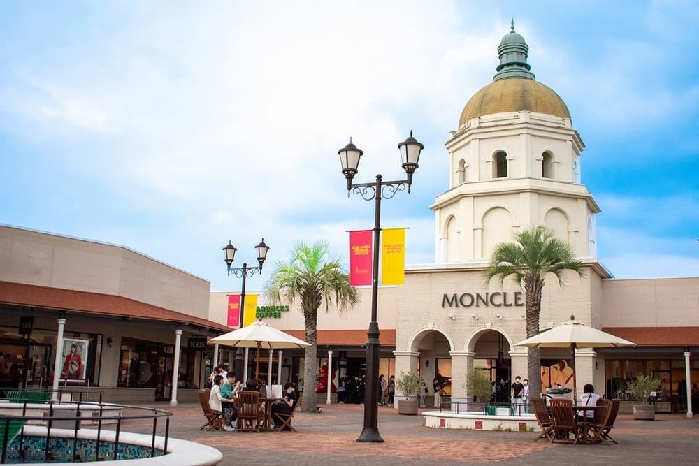 Mua sắm tại Kobe Sanda Prenium Outlets