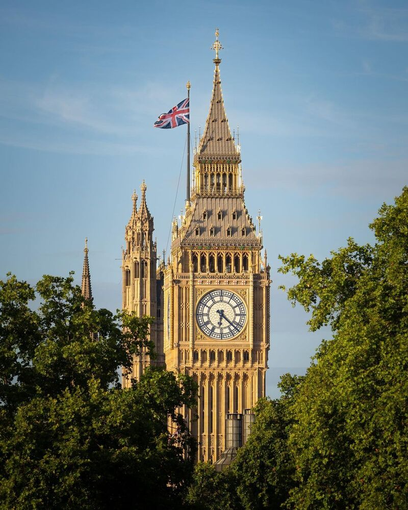 tháp đồng hồ big ben
