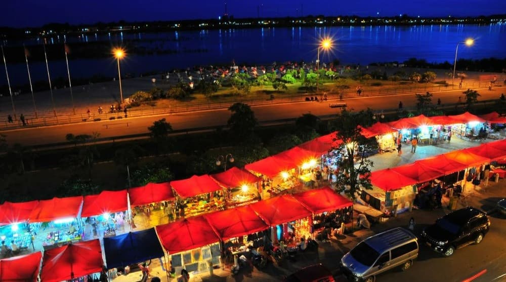 chợ đêm tại Thủ đô Viêng Chăn