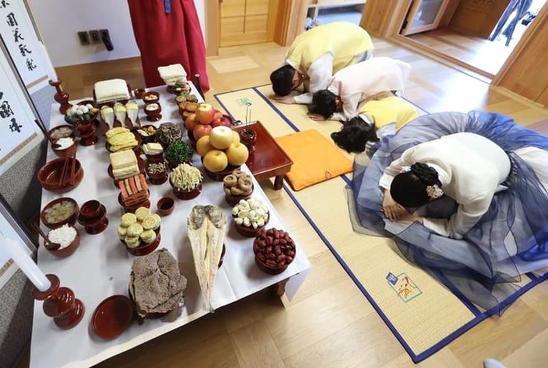 Tho cung to tien Chuseok
