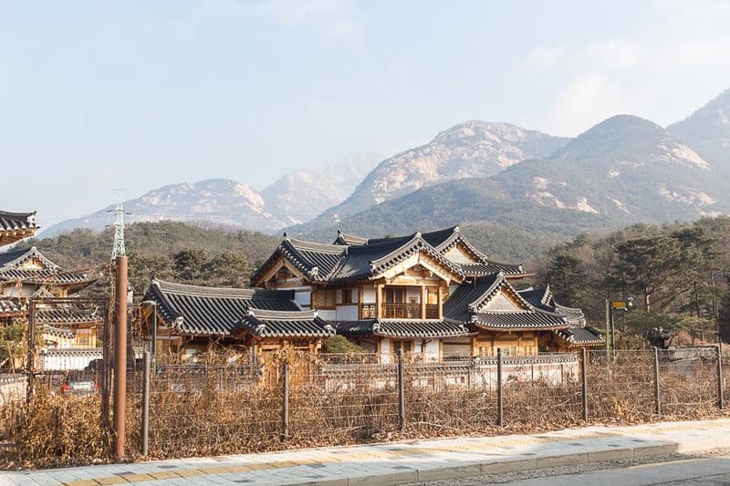 Ngoi lang co Eunpyeong Hanok