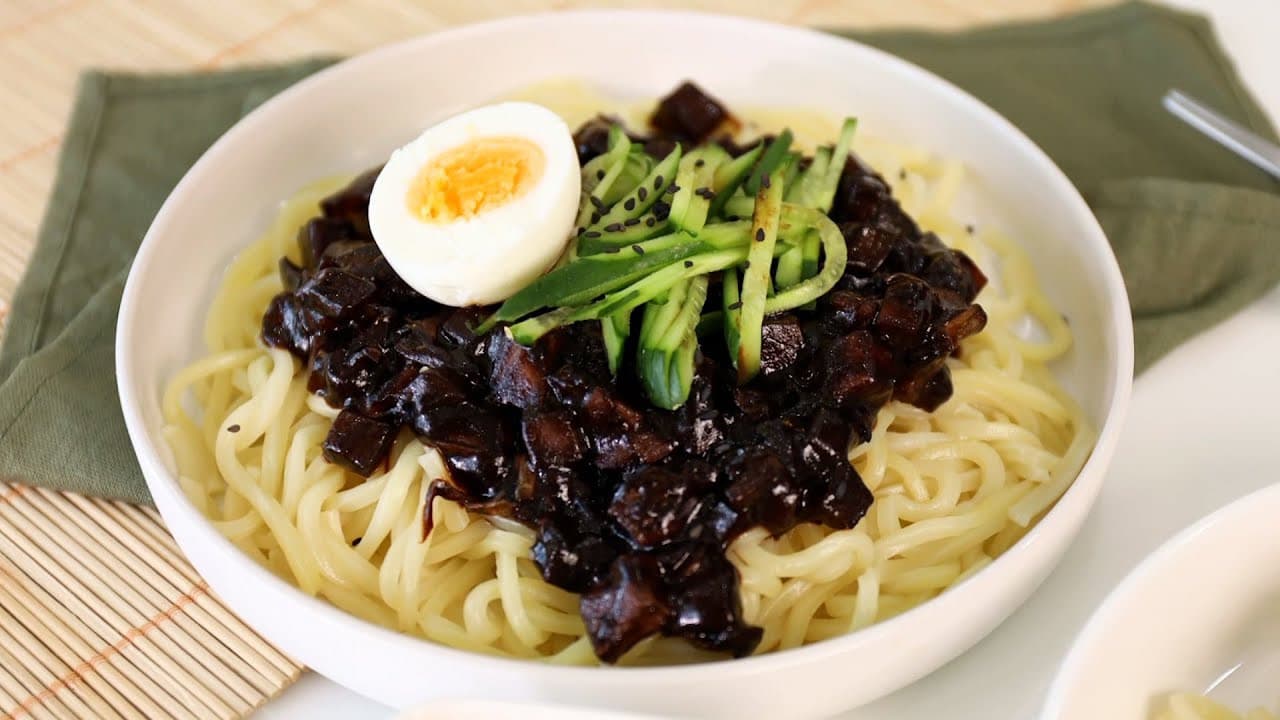 mì tương đen hàn quốc