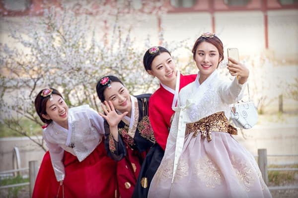 Check in Cung điện Gyeongbokgung Hàn Quốc