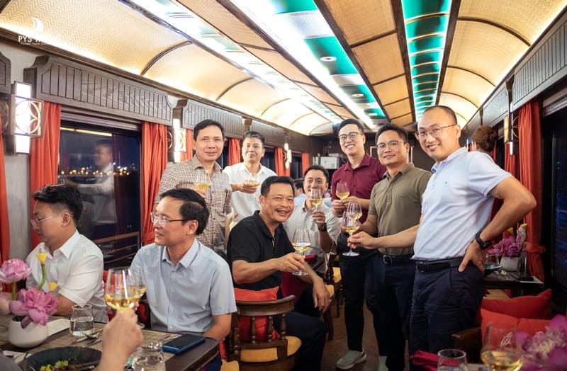 Lãnh đạo ngành Du lịch và Đường sắt Việt Nam đồng hành cùng SJourney